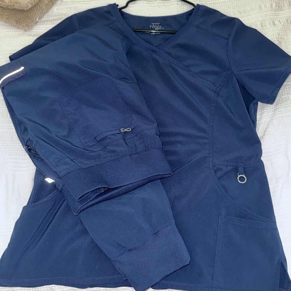 Cherokee Infinity Jogger Scrub Set